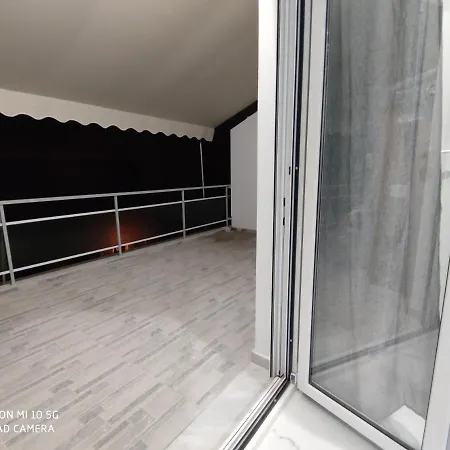 Modern Apartment With A Huge Terrace Athens Exterior photo